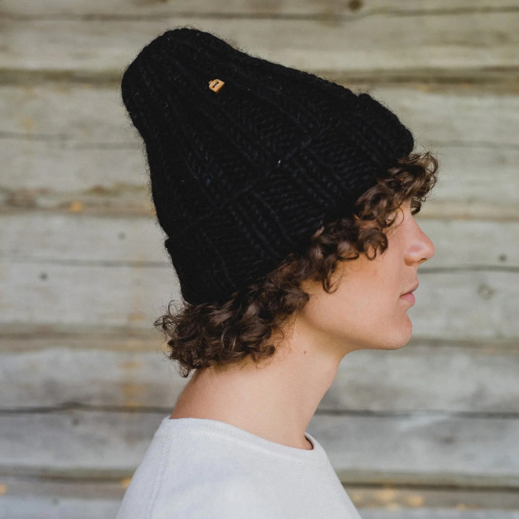 Muffi Beanie (Black) by MYSSY