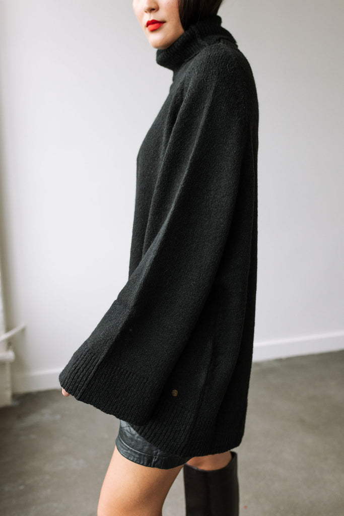 Alpaca and Wool Blend Sweater (Black) by ottod'Ame