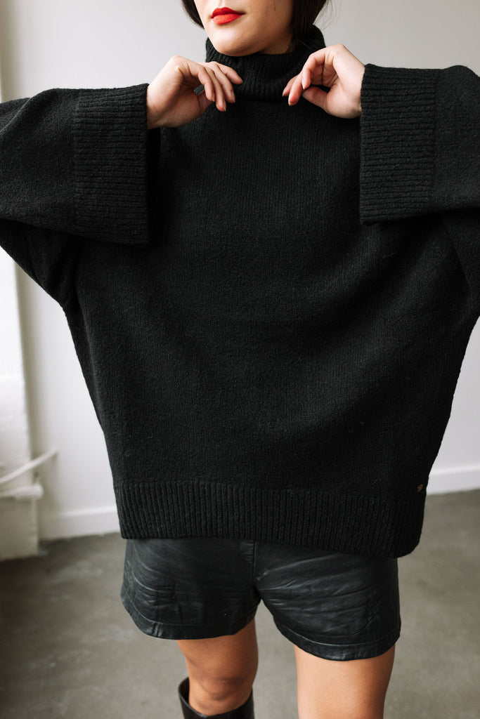 Alpaca and Wool Blend Sweater (Black) by ottod'Ame